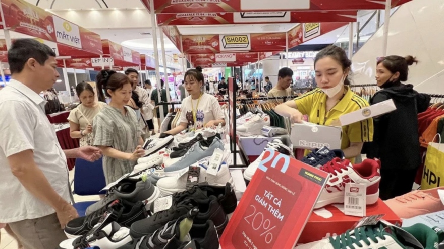 Buoyant middle class drives domestic retail market development: insiders